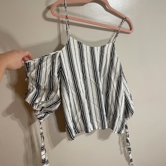 L love Off Shoulder Striped Blouse - Picture 3 of 8